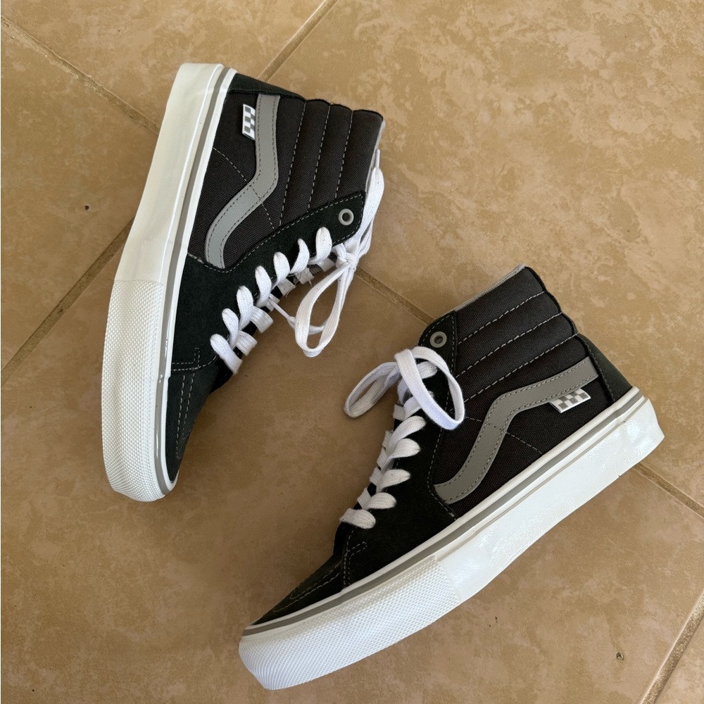 Brand new vans men’s 7 skate shoes